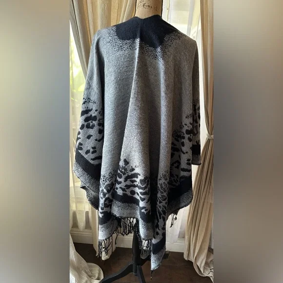 Gray and Black Animal Print Shawl - reversible with fringe hem - Picture 7 of 9